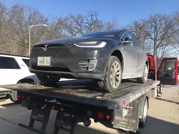 Leo & J’s Towing Services - photo 4