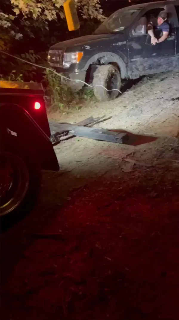 Tom Coop LLC Towing and Recovery - photo 2