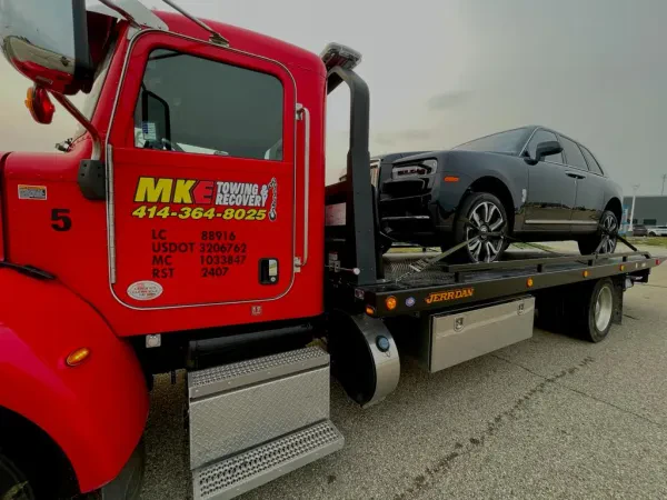 MKE TOWING & RECOVERY 24/7 - photo 3