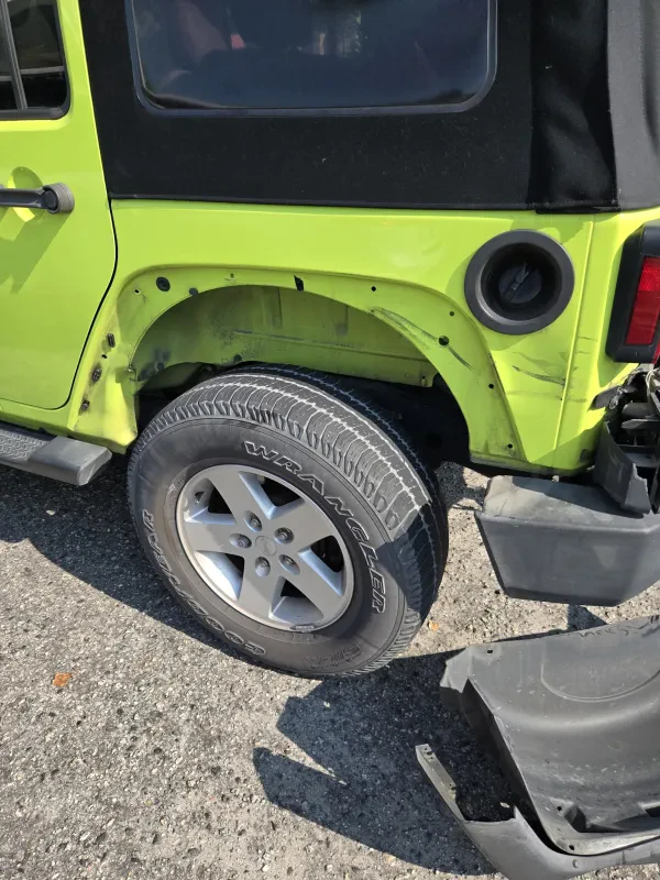 Roberts Motors Body Shop - photo 3