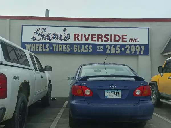 Sam's Riverside Glass & Wheel - photo 2