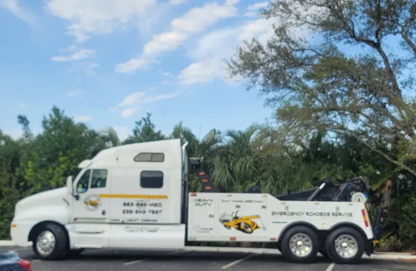 R & D Towing & Recovery - photo 4