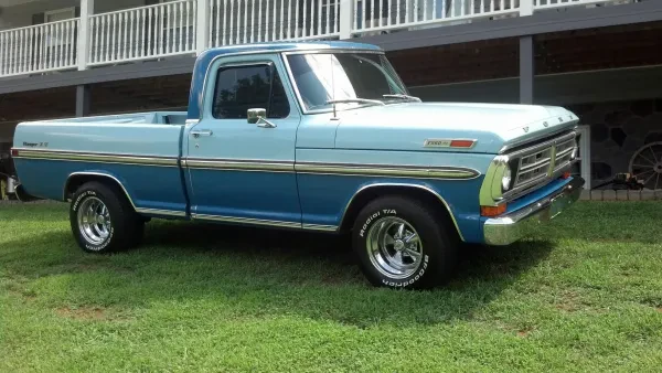Evans Used Cars and body shop - photo 2