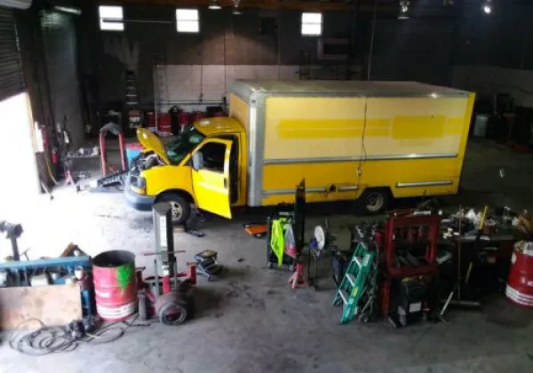 Newport Truck Trailer Repair and Heavy Duty Towing - photo 3