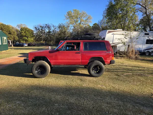 Dex"s cherokee only Jeep Parts by appointment only - photo 3