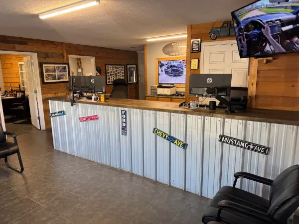 Mike's Body Shop - photo 2