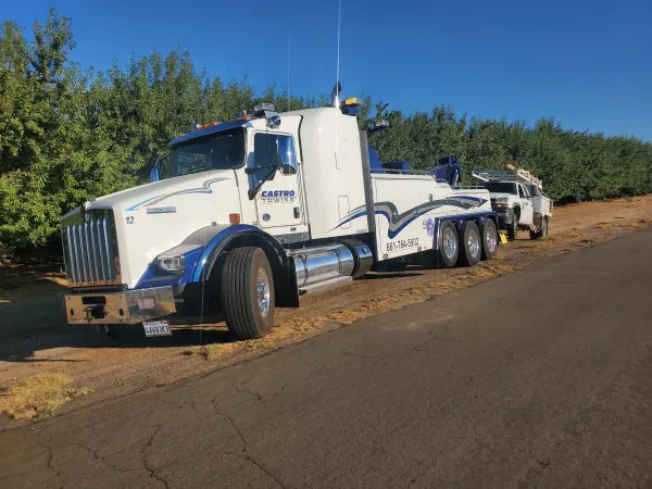 Castro Towing - photo 2