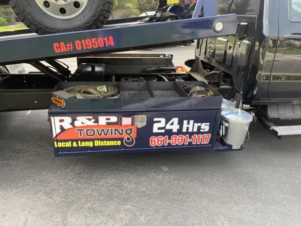 R & P Towing - photo 4