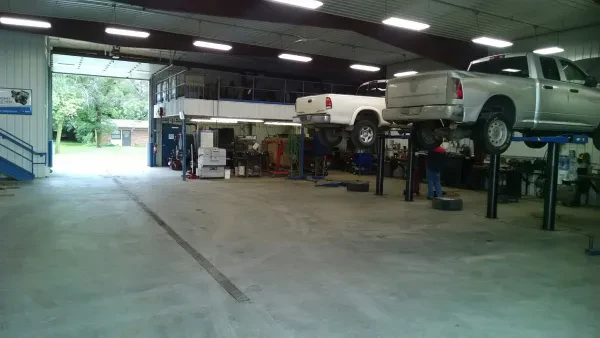 Earl's Repair Lt. Truck & Auto - photo 4