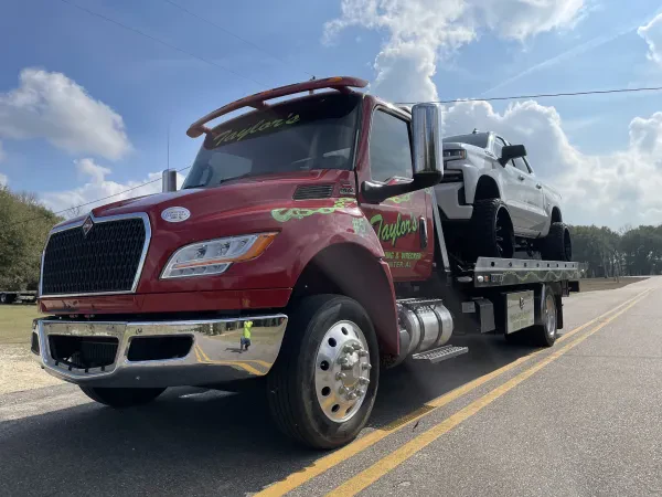 Taylor's Towing & Wrecker/Tire & Auto Repair - photo 3