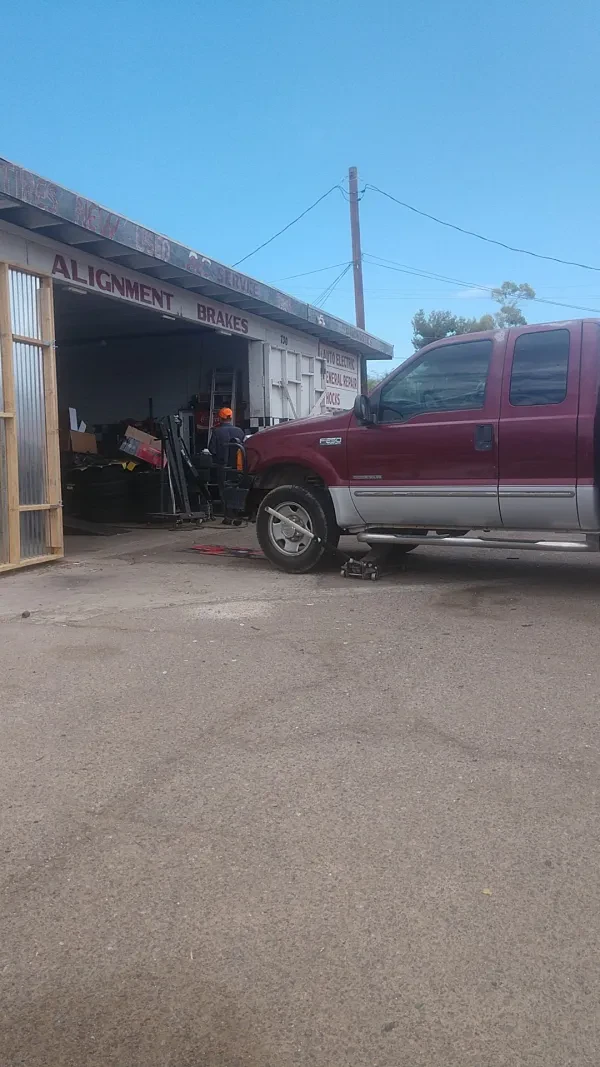 Izzy Auto Center - photo 2