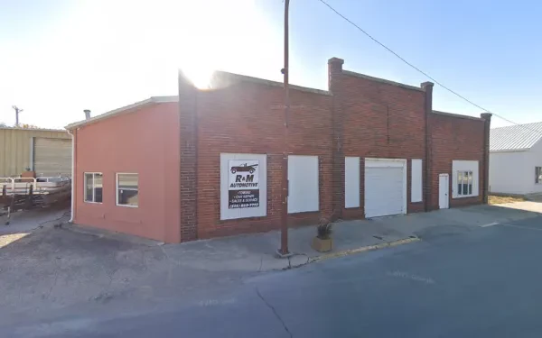 R & M Automotive - Roadside Assistance - photo 4