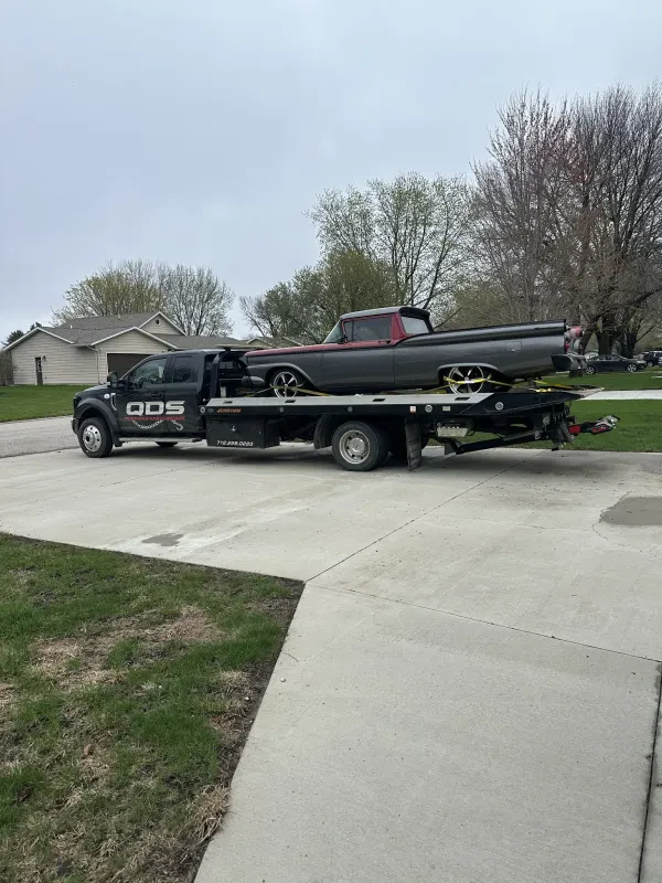 QDS Towing and Repair - photo 3
