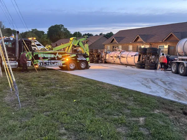 Green's Towing & Recovery - photo 3