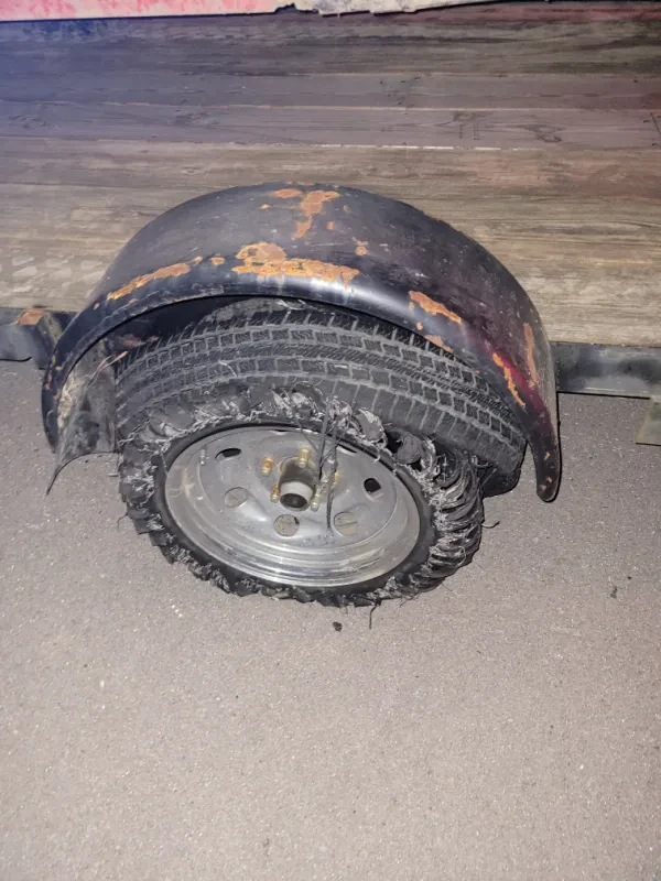 ASHLEYS TOWING & AUTO REPAIR - photo 4
