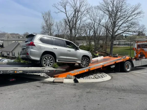 Guess Wrecker and Rollback Service - photo 3