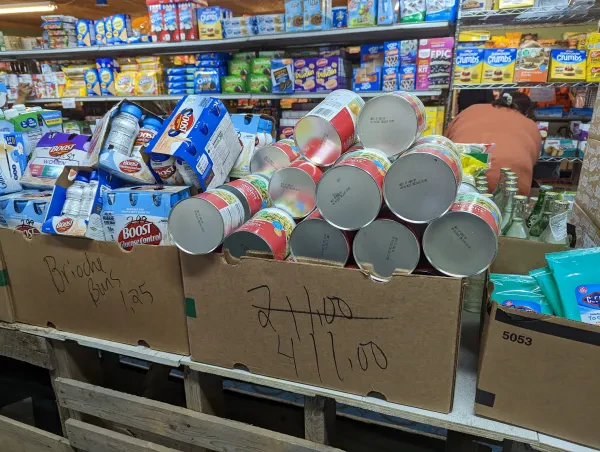 Yoders bent and dent salvage grocer - photo 2