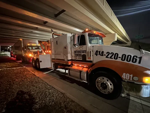 INTERSTATE TOWING - photo 2