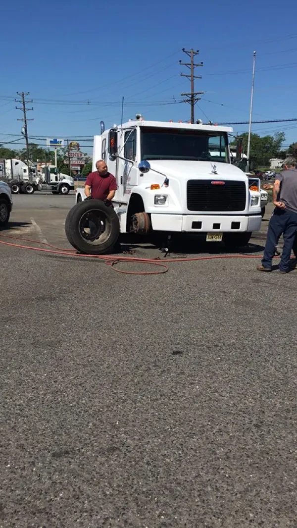 Bergey's Commercial Tire Centers - photo 4