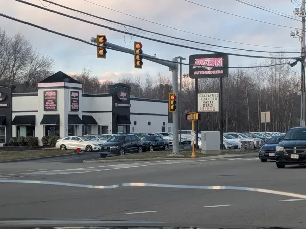 Avon Auto Brokers - 159 Memorial - photo 2
