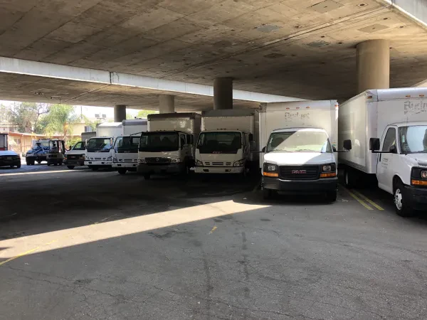 DTLA TRUCKS CENTER - photo 2