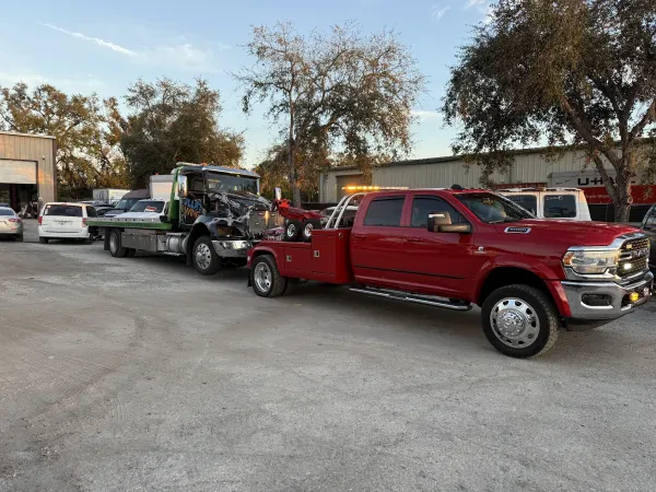 HWY 75 Charly’s Towing Service - photo 3