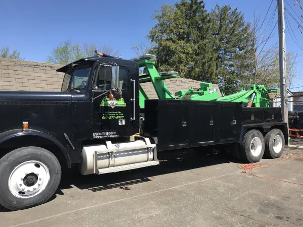 Samantha's Towing & Recovery LLC - photo 2