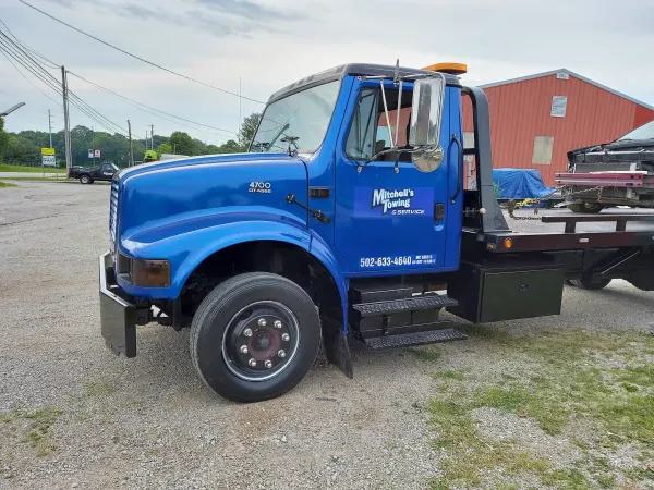 Mitchell's Towing and Service - photo 4