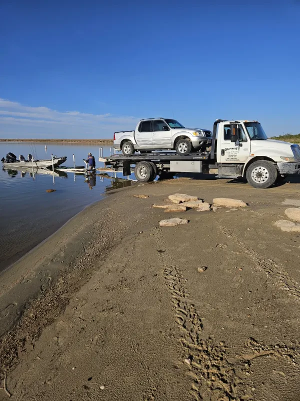 Schmitt Towing & Trucking - photo 4