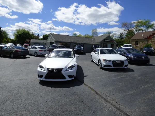 R E Jahn Auto Sales - photo 3