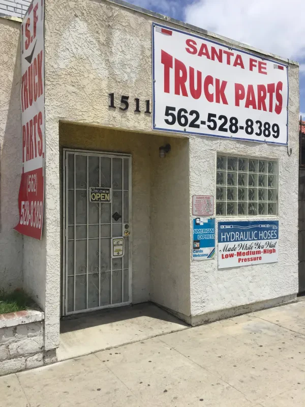 Santa Fe Truck Parts Co. - photo 2