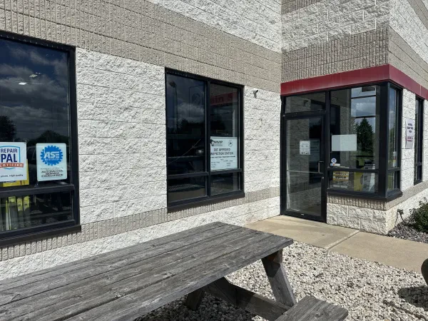 Bob's Main Street Auto & Towing - photo 2