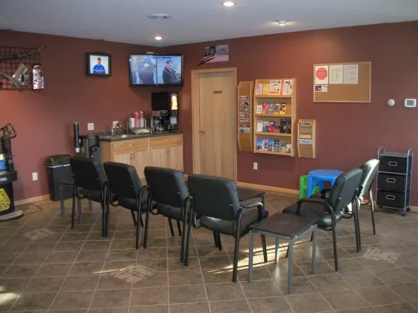 Schneider Automotive & Collision Center - photo 3