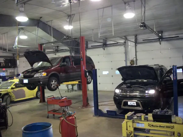 Schneider Automotive & Collision Center - photo 4