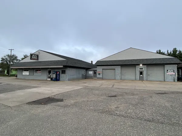 Breeze Auto Parts & Service - photo 3