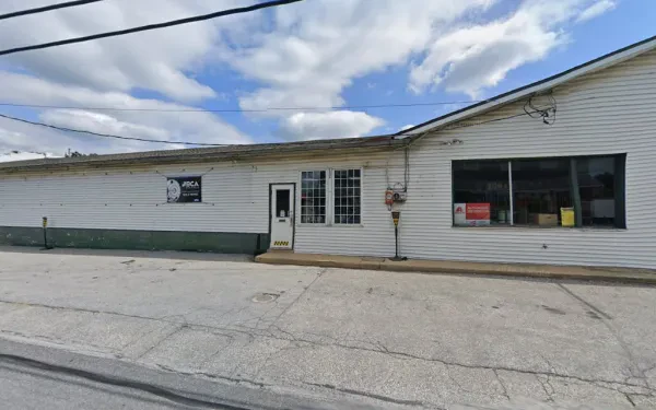 Snavely & Dosch Inc (Fisher Auto Parts) - photo 2