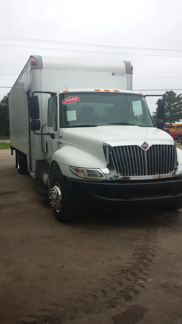 La Farge Truck Center - photo 2