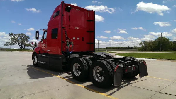 La Farge Truck Center - photo 3