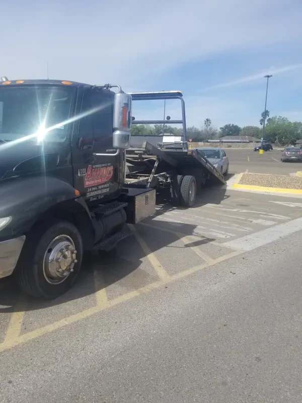 Amando's Wrecker Services - photo 2
