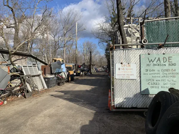 Wade Salvage Inc - photo 3