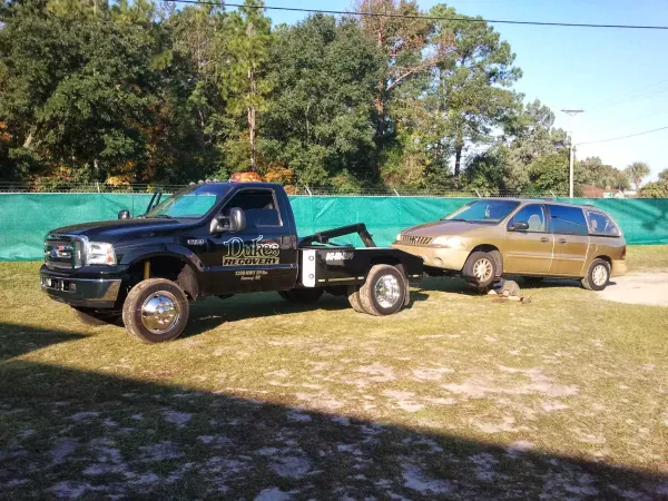 Dukes Recovery & Towing Service - photo 4