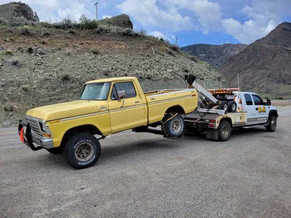 A & A Towing Services - photo 2
