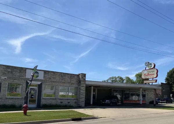 Factory Surplus Batteries Inc. - photo 4