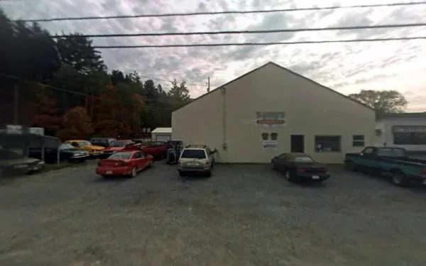 Ralph's Garage - photo 3