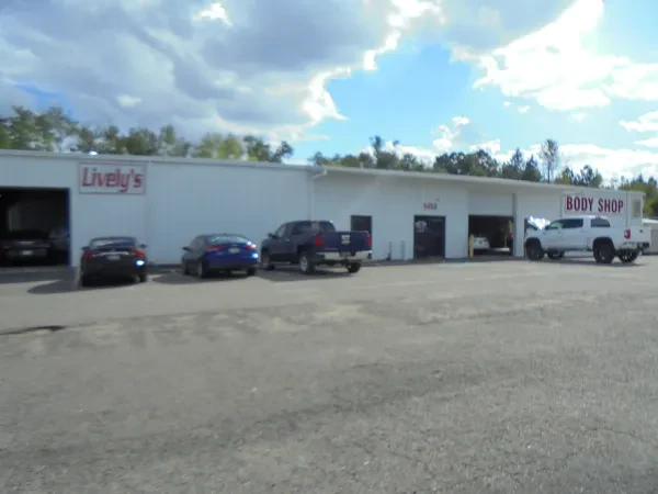 Lively's Collision Center, LLC - photo 3