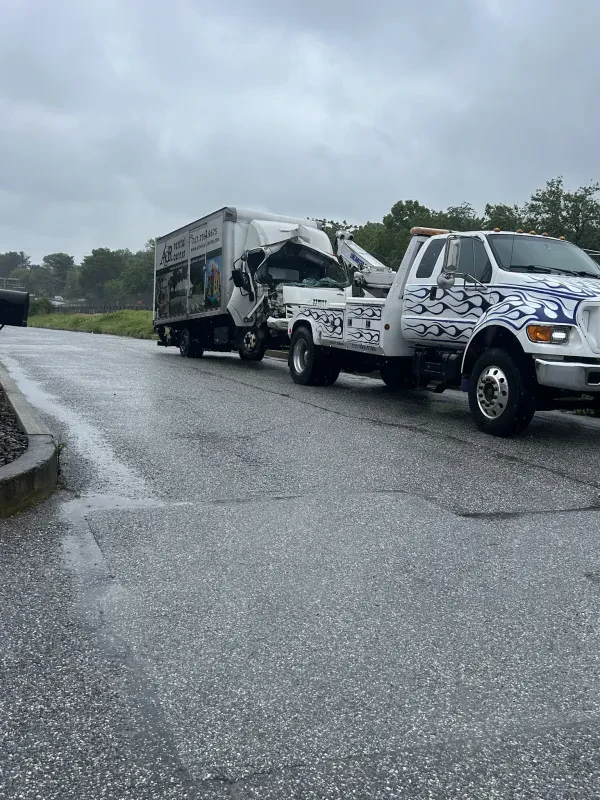 Unlimited Towing - photo 3