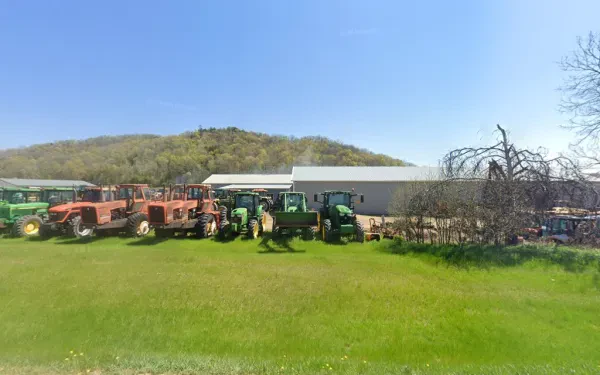 Heitman Tractor Salvage - photo 4