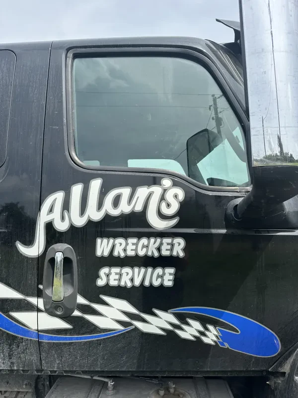 Allan's Wrecker Service - photo 4