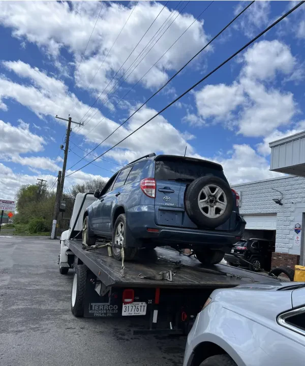 Riva's Towing - photo 2