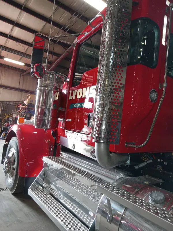 Lyons Towing - photo 3